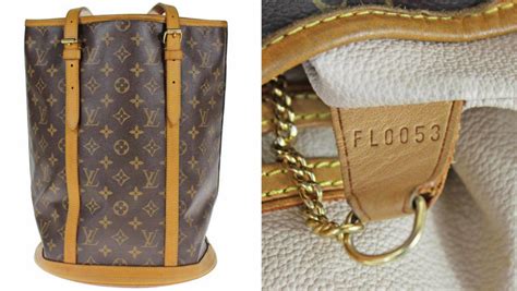 le borse louis vuitton col uso si scolorato|Guida dell’esperto sull’acquisto di un’autentica borsa Louis .